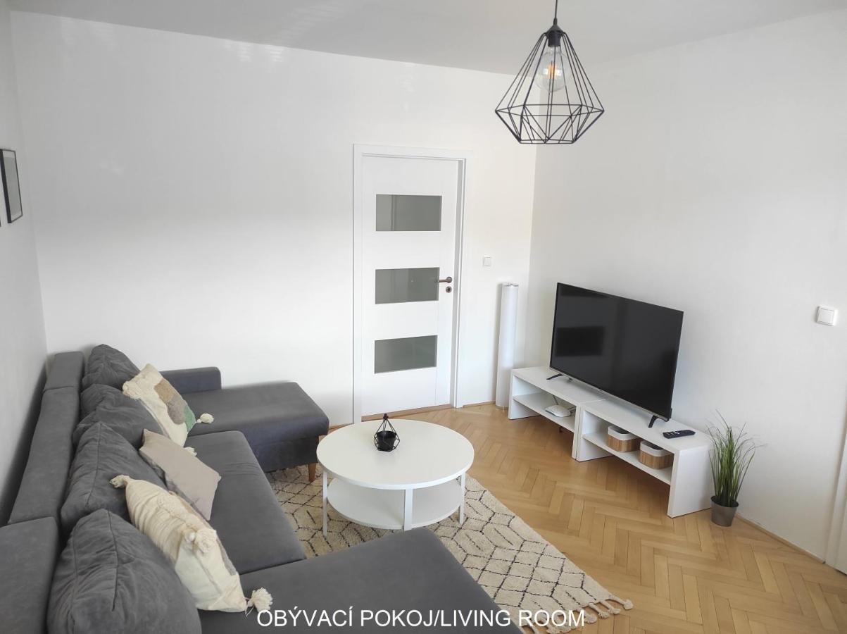 Dobre Misto Apartment โลชนา นาดเด เดสเนา ภายนอก รูปภาพ