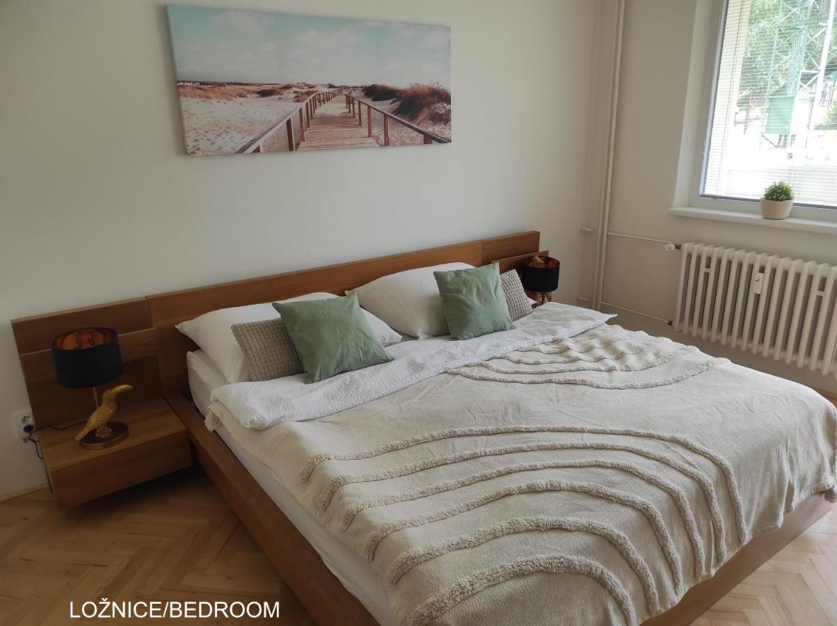 Dobre Misto Apartment โลชนา นาดเด เดสเนา ภายนอก รูปภาพ